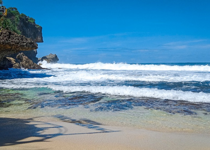 Tidak Kalah dari Bali, Inilah Wisata Terbaru 2024 Pantai Ngobaran Gunungkidul: Sajikan Daya Tarik Unik!