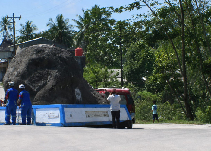 Batu Raksasa Saksi Dahsyatnya Erupsi Merapi 2010, Kini Jadi Monumen Favorit Pengunjung di Sungai Gendol