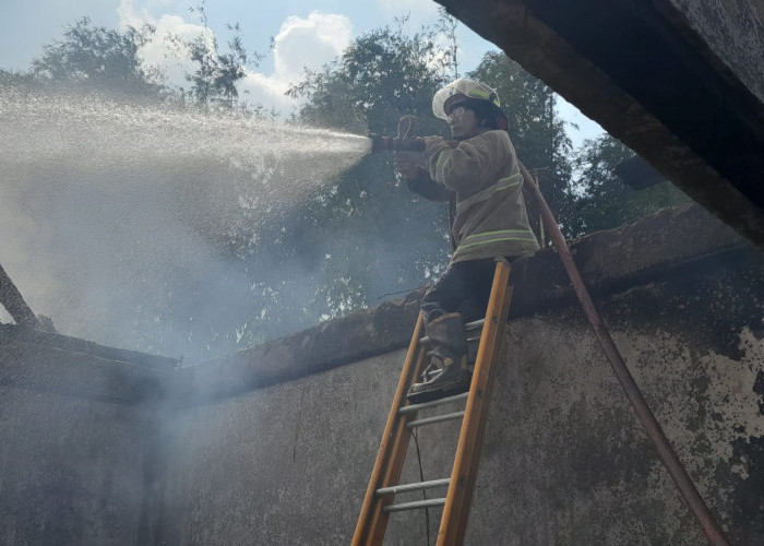 Bensin Tumpah dari Dalam Botol Picu Pertamini dan Rumah di Wonosobo Kebakaran