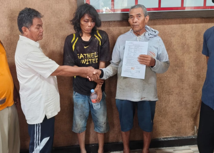 Viral Aksi ODGJ Gasak Motor di Area Persawahan Desa Krasak, Dapat Salam Olahraga Saat Diamankan Warga