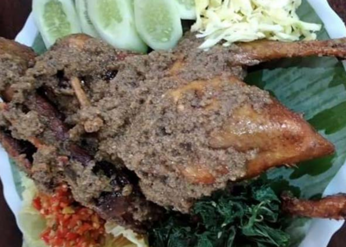 Menelusuri Kelezatan Bebek Cak Mangun dengan Racikan Bumbu Rempah Melimpah dan Daging Empuk