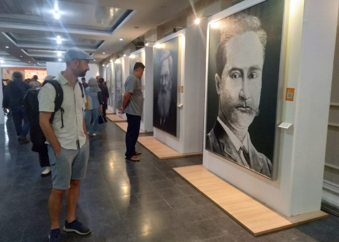 Pameran SciArt 8.0 di Benteng Vredeburg Tampilkan Lukisan Potret 20 Ilmuwan Inpiratif