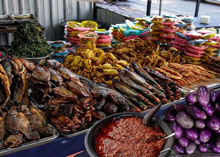 Warung Penyetan Sidoarjo Paling Recommended, Sambal Ulek Pedas yang Bikin Nagih