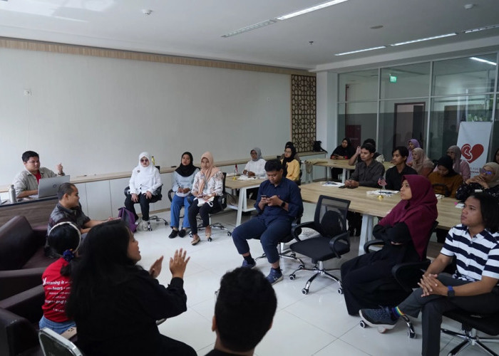 Sejumlah Disabilitas Ikuti Seminar Peringati Hari Disabilitas Internasional yang Digelar American Corner UMY