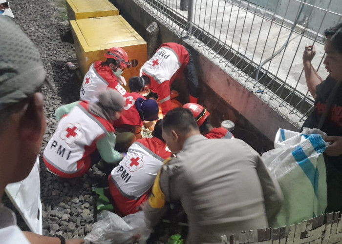 Pemulung Lansia Diduga Tuna Rungu Tewas Tertemper KA Bengawan di Jalur Rel Fly Over Janti