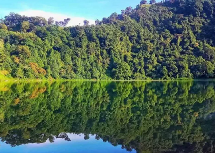 Menikmati Pesona Danau Alami yang Tenang dan Eksotis, Keindahan Ranu Bedali Lamongan