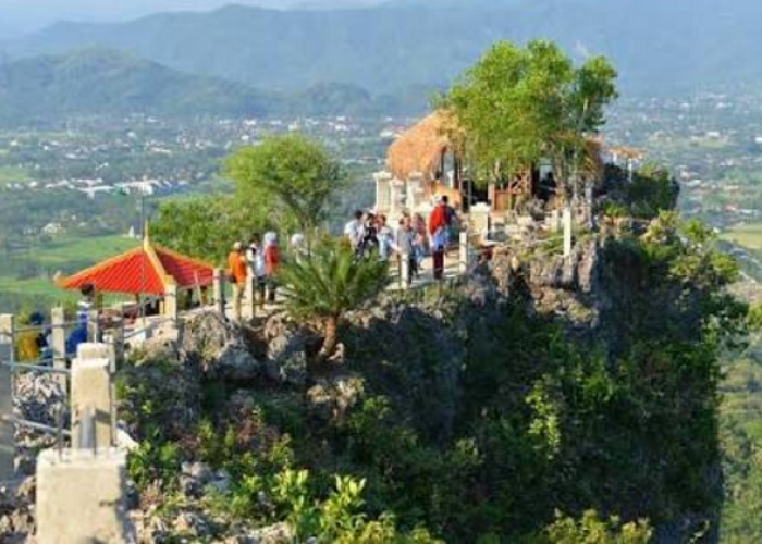 Pesona Alam dan Sejarah di Bukit Sentono Gentong Pacitan, Destinasi Healing Terbaik 