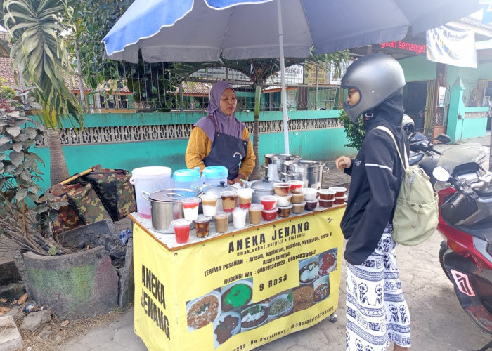 Dari Titip Jual hingga Buka Lapak Sendiri, Perjuangan Nia Menjaga Eksistensi Jenang Tradisional