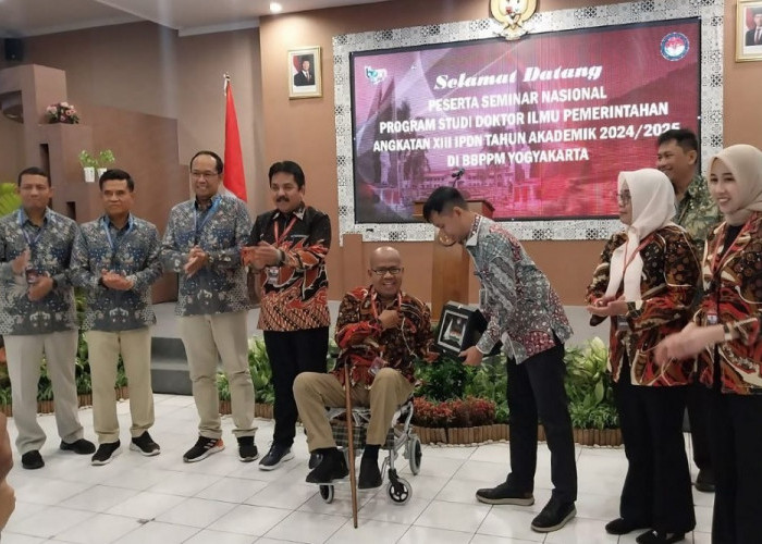 IPDN Bahas Strategi Percepatan Pembangunan Desa Menuju Desa Mandiri Berkelanjutan Dalam Seminar Nasional