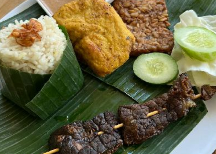 Aroma Kuliner Gurih Nasi Uduk Legendaris di Kawasan Gading Serpong