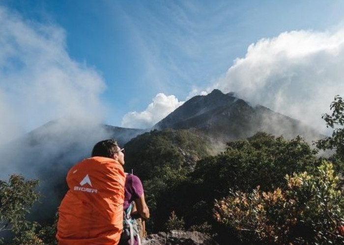 Wisata Terbaru 2024 di Pulau Jawa?? Catat 6 Gunung Untuk Pendaki Pemula Dengan Jalur Mudah dan View Eksotis!