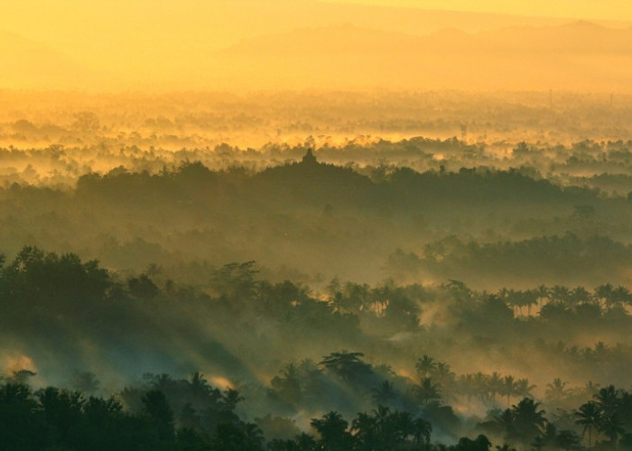 Wisata Terbaru 2024: Punthuk Setumbu di Magelang, Spot Estetik untuk Berburu Sunrise