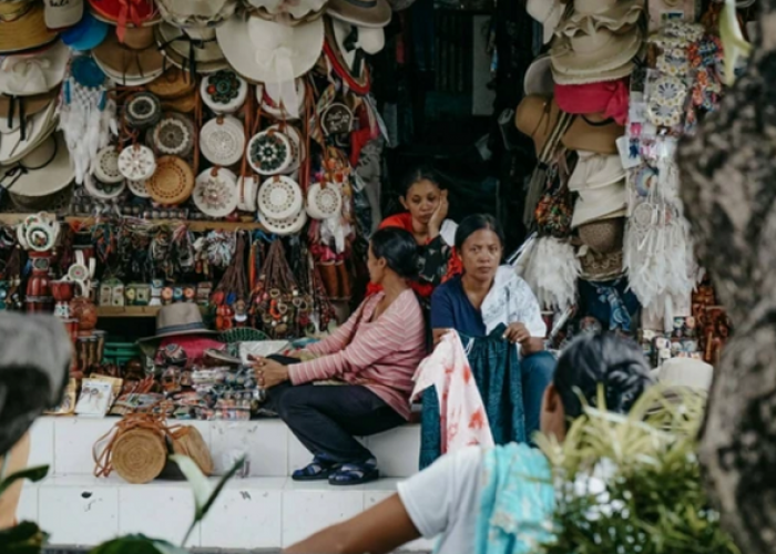 Surga Harta Karun Eksplorasi Pasar Loak Taman Puring dan Destinasi Penuh Nostalgia