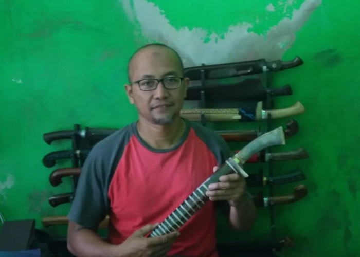 Musim Kurban, Pesanan Pisau Harga Ekonomis Lebih Mendominasi