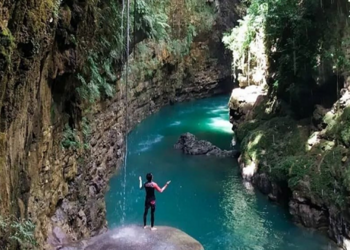 Eksplorasi Keindahan Alam Pangandaran, Pesona Eksotis Sungai Cukang Teneuh atau Green Canyon 