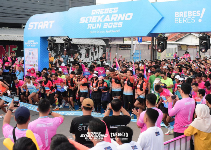 Gaungkan Semangat Berlari di Atas Kaki Sendiri, 1.500 Peserta Ramaikan Brebes Soekarno Run 2025