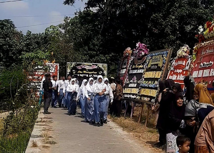 Iyan Fathur Korban Kecelakaan Rombongan Suporter PSS Dimakamkan, Sekolah Kehilangan Siswa Berprestasi