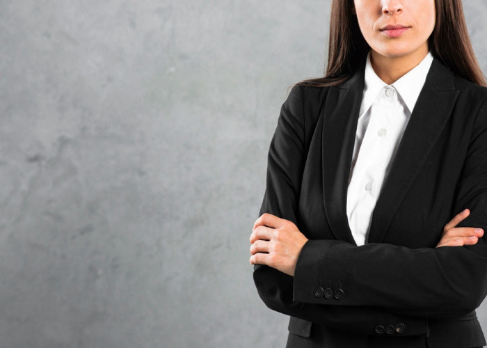 8 Ide Outfit Terbaik yang Bisa Dipakai saat Interview Kerja, Buat Kamu Jadi Kandidat yang Ideal