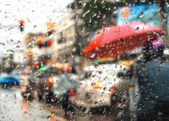 Sering kehujanan di Jalan? Berikut 7 Cara Memprediksi Hujan Secara Ilmiyah yang Harus Kamu Tahu!