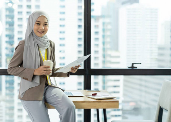 Ide Style Outfit Hijab ke Kantor Ala Selebgram yang Wajib Kamu Coba, Cek Disini