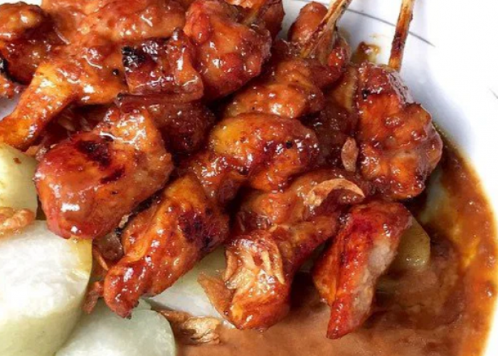 Wisata Kuliner Malam Jakarta, Sate Ayam Enak dengan Daging Empuk dan Bumbu Medok