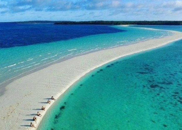 Rekomendasi Pantai Maluku Paling Indah dan Cantik, Intip Pesonanya Disini