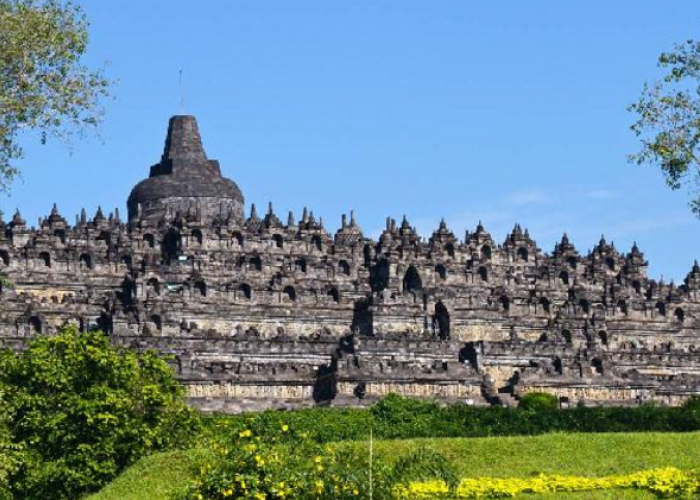 Nikmati Sensasi Matahari Terbit Pertama di Candi Borobudur, Cek Info Lengkapnya Berikut Ini