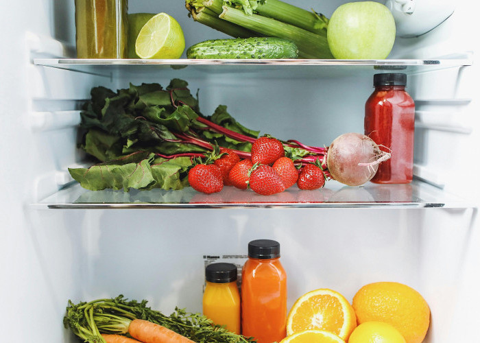 7 Cara Membersihkan Freezer Paling Mudah pada Merek Kulkas Terbaik