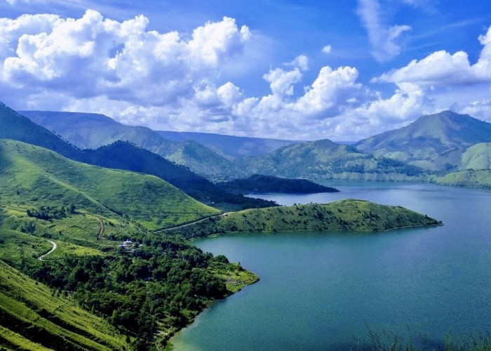5 Wisata Bukit Seru dan Menarik Sekitar Danau Toba, Punya Lanskap Alam Indah Memukau