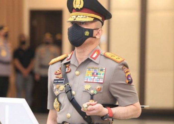 Kapolda Jatim Teddy Minahasa Ditangkap Div Propam, Kapolri: Nanti Saya Jelaskan Setelah dari Istana