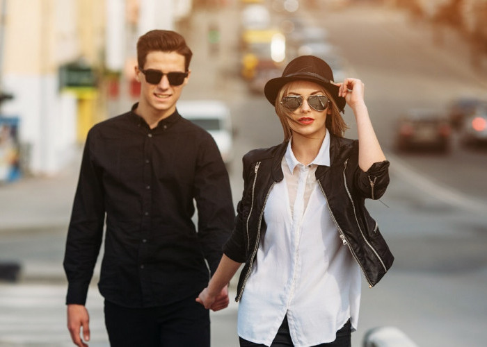 5 Inspirasi Paduan Outfit Kemeja Hitam untuk Pria dan Wanita dengan Kesan Elegan, Simak Disini