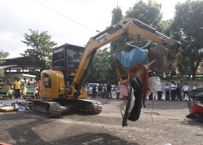 Puluhan Bentor Dimusnahkan, Pengemudi Becak Malioboro Beralih ke Becak Listrik