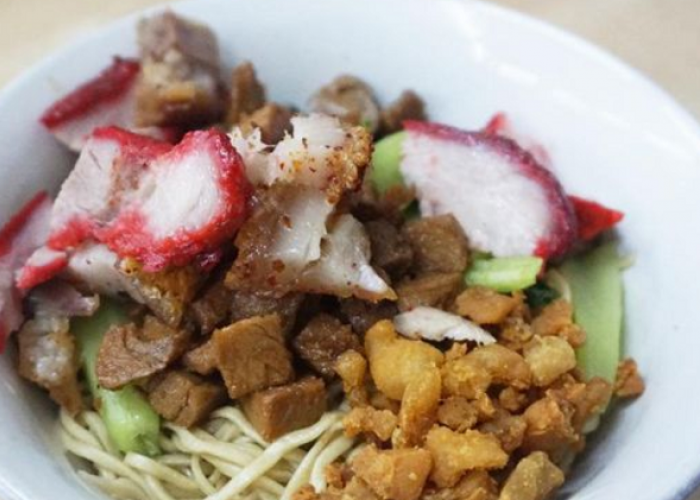 Jejak Rasa di Glodok Ini Tempat Makan Bakmi Paling Ikonik dengan Nuansa Tradisional