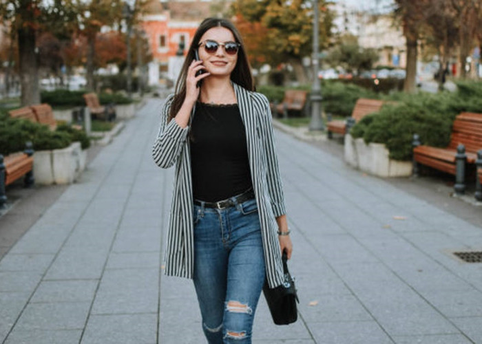 Intip Ide Padu Padan Outer Motif Lengan Panjang, Dijamin OOTD Kamu Lebih Berwarna