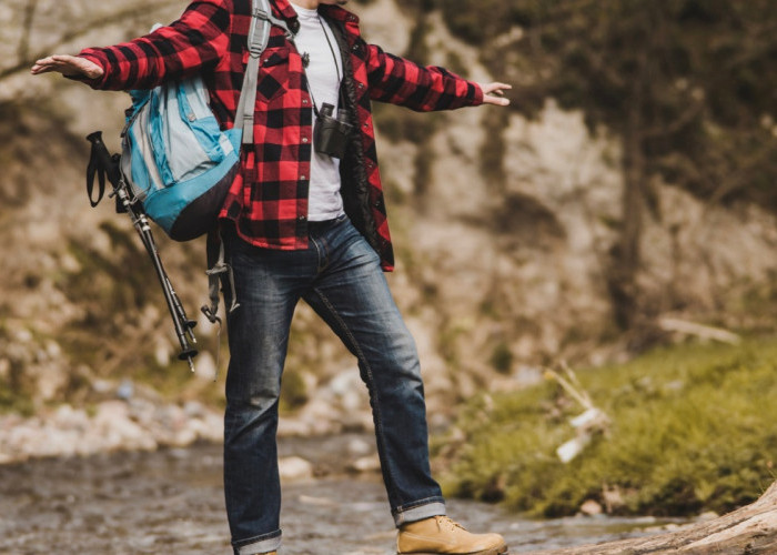 Jaga Estetika di Alam Bebas, Intip 5 Ide Outfit Pria Terbaik untuk Trekking dan Camping