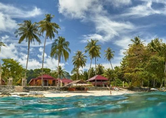 Destinasi Pesisir Keajaiban Laut hingga Surga Selancar, Ada Pulau Hinako dan Pulau Asu