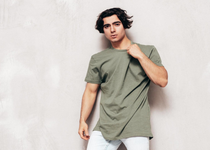 6 Model Kaos Pria Terkini di 2025: Buat Penampilan Lebih Menonjol dan Memukau