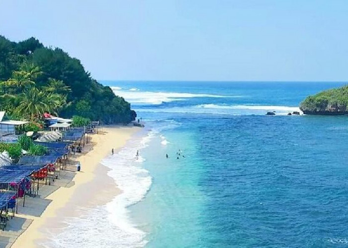 Pesona Alam yang Menawan di Pantai Sadranan Gunungkidul