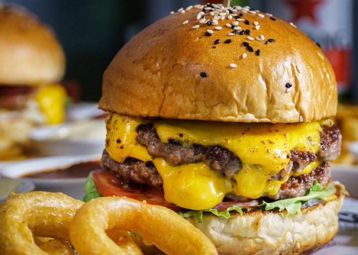 Masuk Daftar 10 Rekomendasi Tempat Makan Paling Hits di Kawasan Canggu