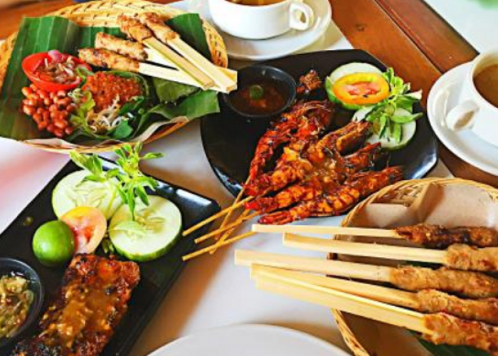 Tempat Makan Sate Lilit Terenak di Bali, Kelezatan Kuliner Otentik dengan Aroma Kelapa Bakar