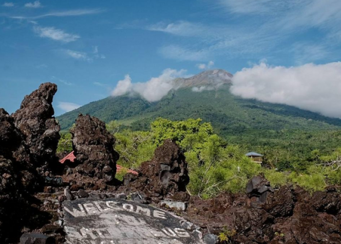 Pesona Edukasi Alam Nusantara Melacak Jejak Sejarah Vulkanik di Batu Angus Ternate
