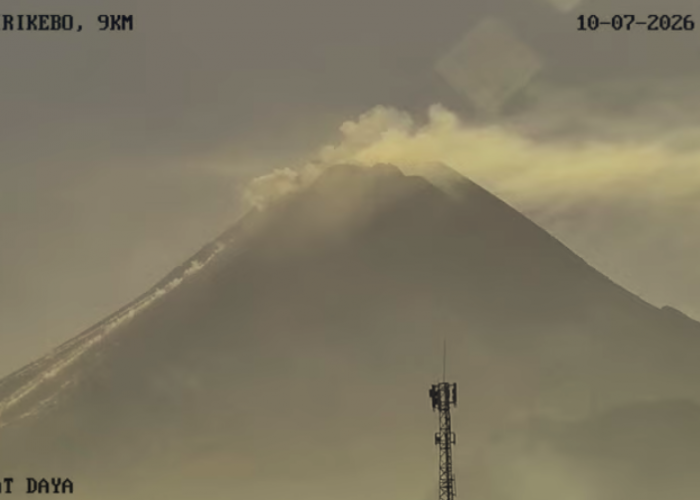 Merapi Erupsi Lagi, Awan Panas Guguran Mengarah ke Hulu Kali Sat/Putih Jumat Pagi