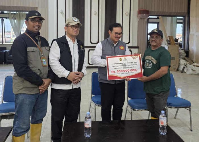 Solidaritas Yogyakarta untuk Sumatra, Wali Kota Hasto Antar Langsung Bantuan Rp1,2 Miliar Korban Banjir