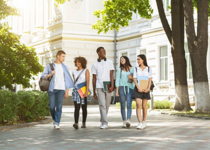 Bisa Jadi Inspirasi Menarik, Berikut Tips Memilih Fashion yang Cocok untuk Kuliah
