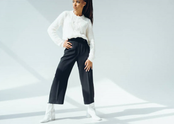 Intip OOTD Kulot Hitam dan Sweater untuk Wanita, Bikin Tampilan Makin Fashionable