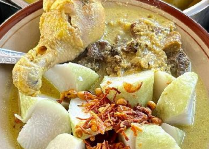 Menjelajah Rasa di Stasiun Bandung, Kuliner Legendaris yang Bikin Ketagihan