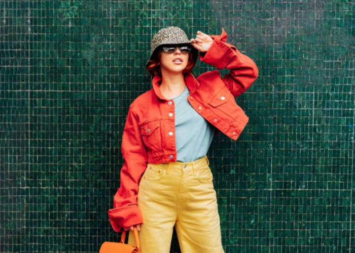 Tampil Beda Lebih Fresh dengan Inspirasi Outfit Colorful yang Menarik, Cek Disini