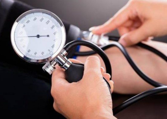 Pengidap Hipertensi? Hindari Makanan Ini Saat Buka Puasa Agar Tekanan Darah Anda Terkendali