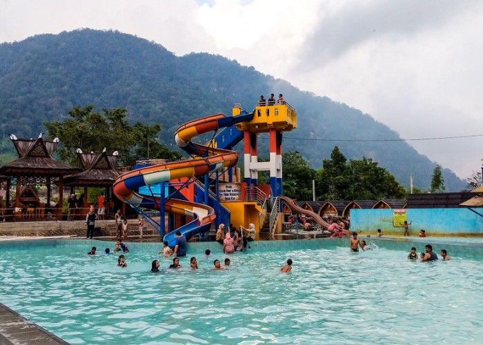 Kupas Tuntas Pemandian Air Panas Sumatra Utara, Rekomendasi Tempat Rekreasi Wisata Terbaru 2024 