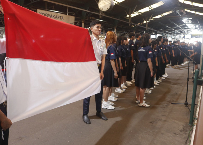Meriahkan Hari Pancasila, Paduan Suara UAJY Nyanyikan Indonesia Raya dan Lagu Populer di Stasiun Yogyakarta